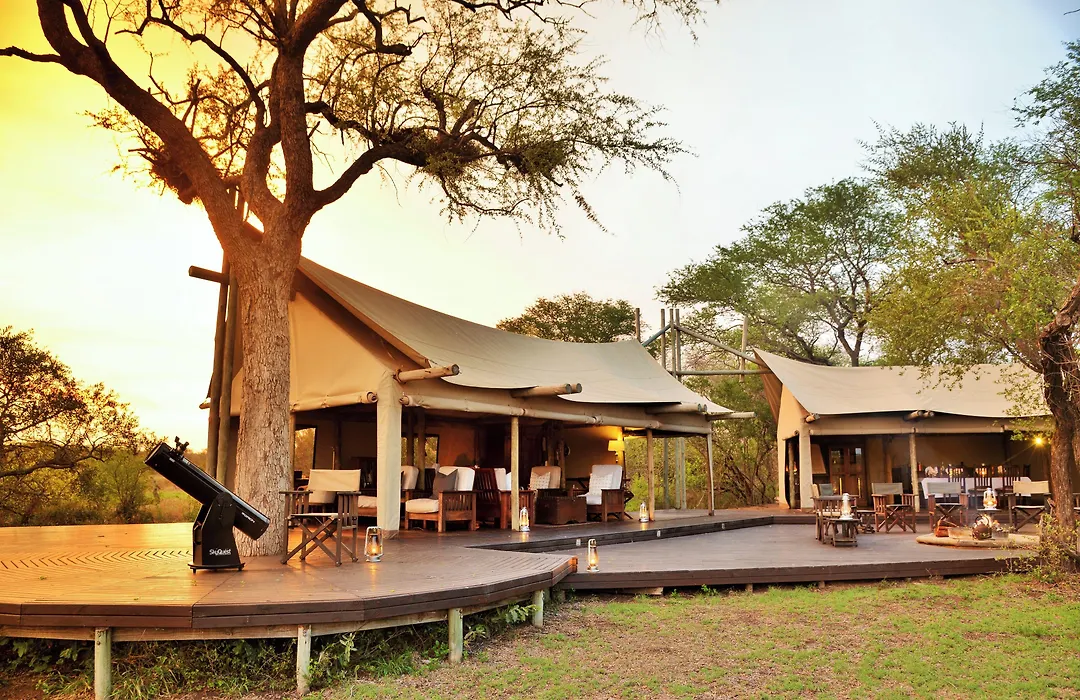 Rhino Walking Safaris-1
