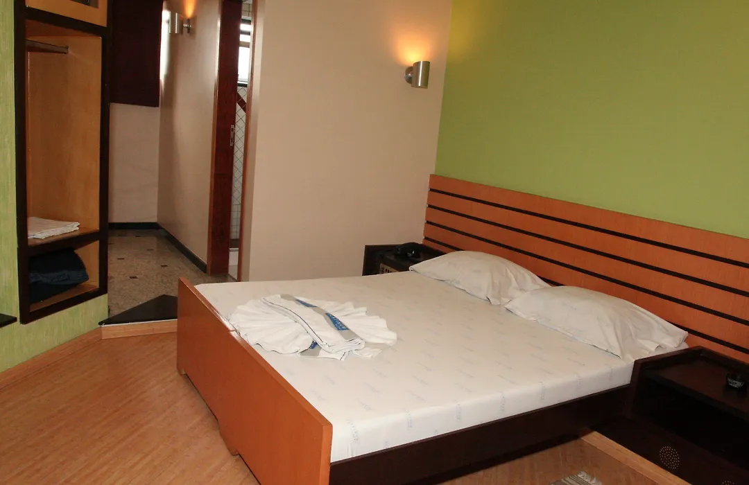 Platinum Hotel-1