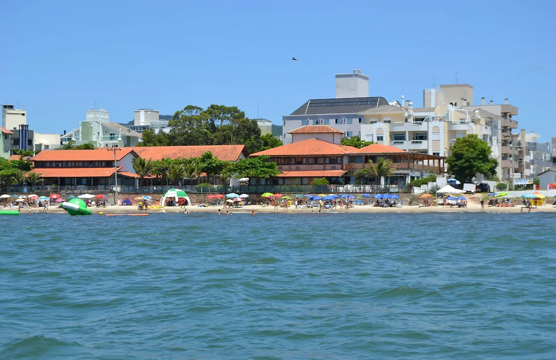 Pousada Dos Golfinhos-1