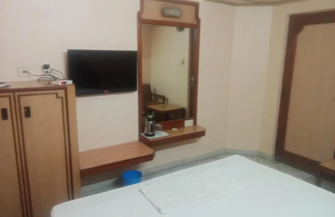 Hotel Valluvar-1