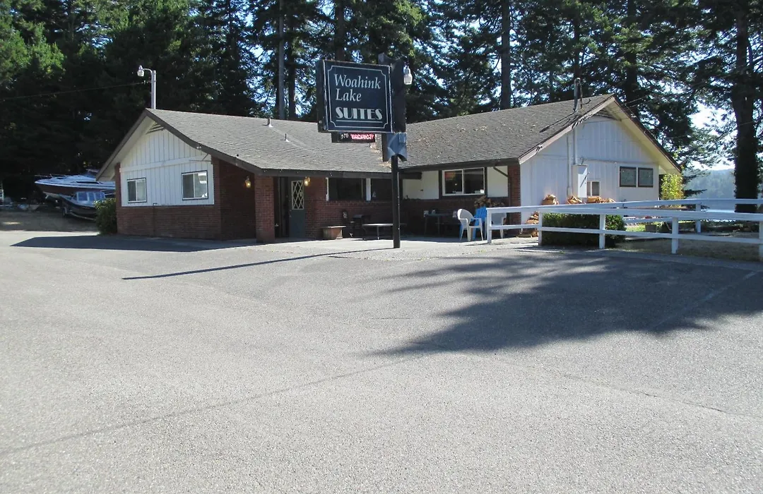 Woahink Lake Suites-1