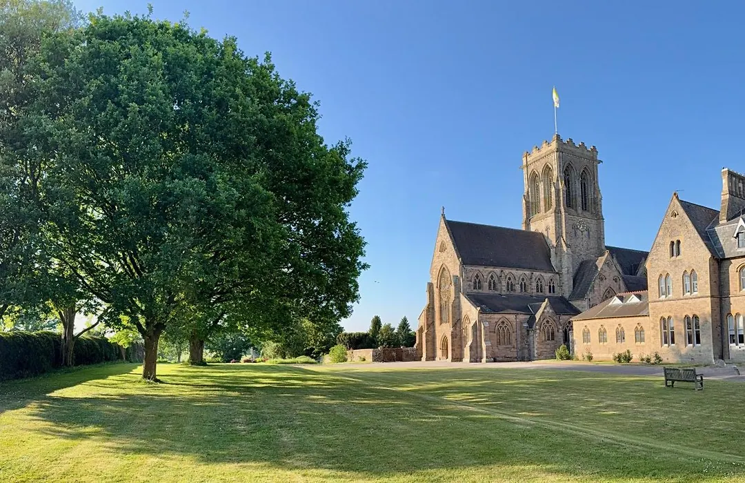The Chapterhouse - Porters Lodge And Abbots Lodge-1