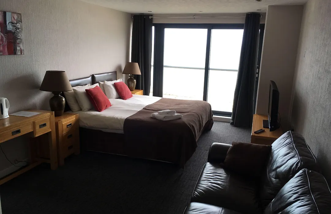 Number 44 Hotel & Bar-1