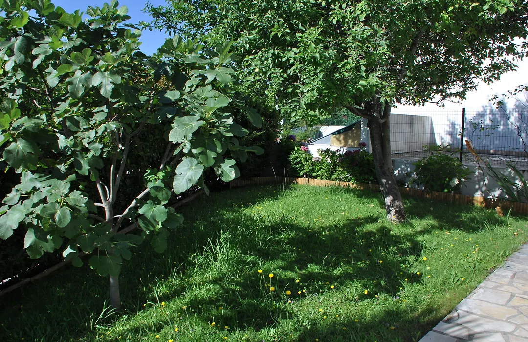 Chez Phil Et Dom-1