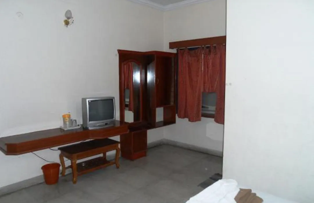 Hotel Gopi Krishna-1