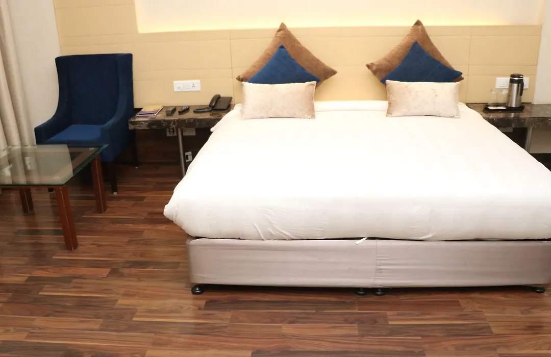 Hotel Lakhdatar-1