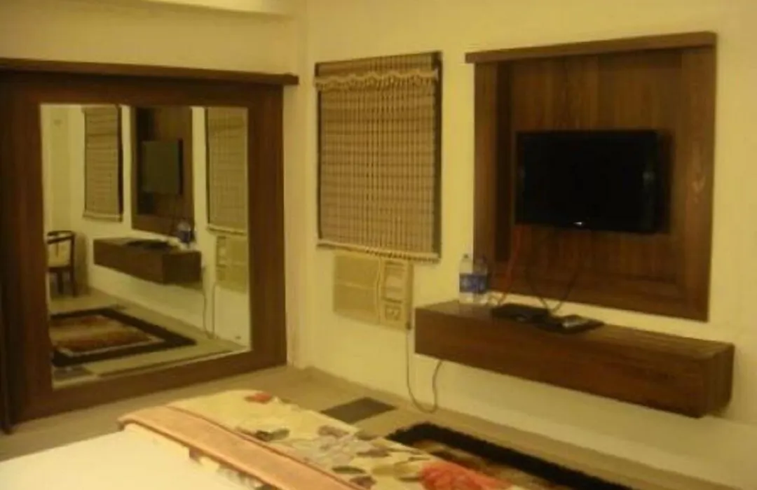 Hotel Mohan Continental-1