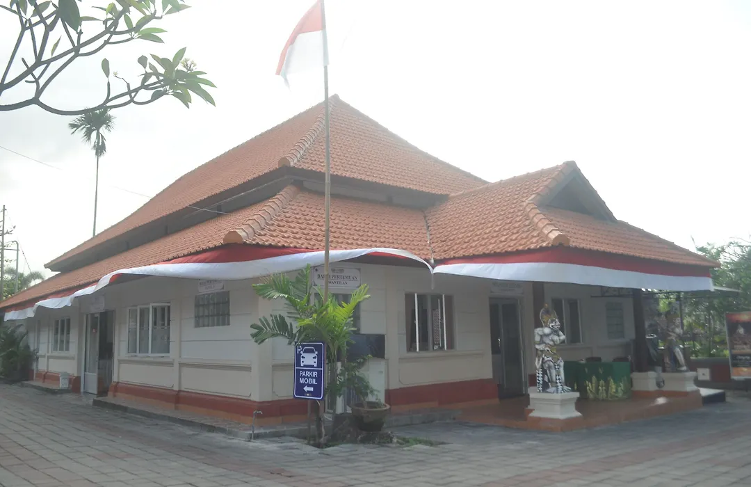 Dewi Sinta Hotel And Restaurant-1
