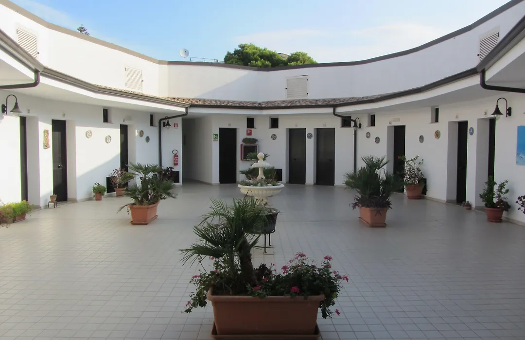 Hotel L'Ancora-1