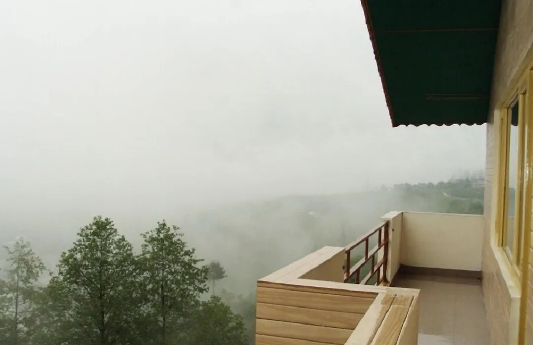 Lotus Inn River View-1