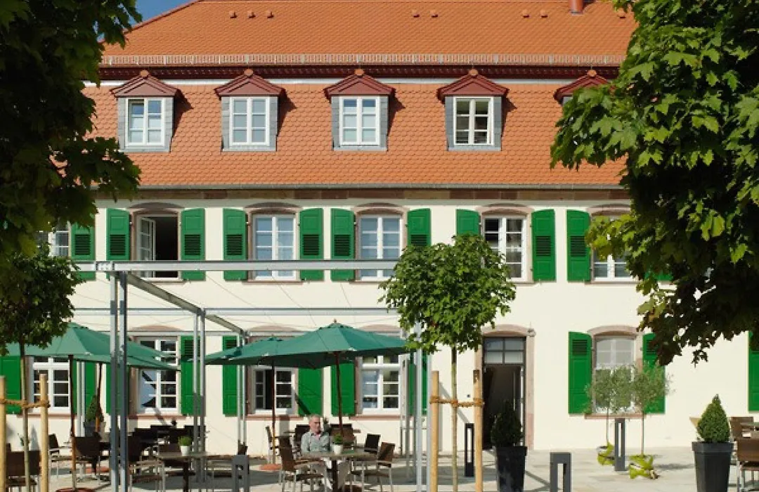 Schlosshotel Bergzaberner Hof-1
