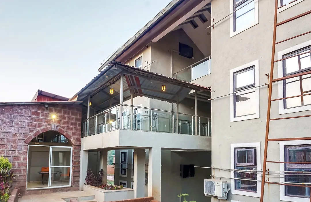 Oyo 11898 Hotel Vhyomaan-1