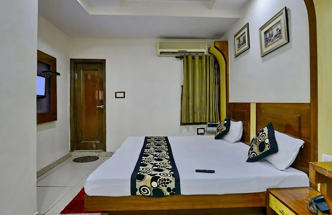 Hotel Sai Dham International-1