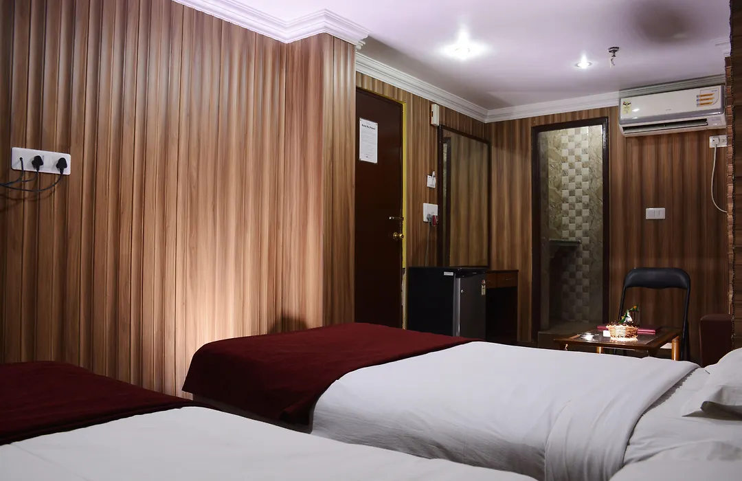 Fabhotel Raj Darbar - Nr Kolkata Airport-1