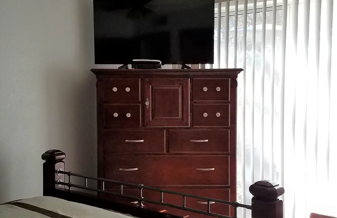 Tavares Inn-1