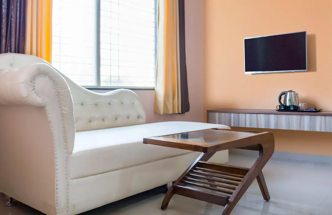 Treebo Naunidh Suites-1