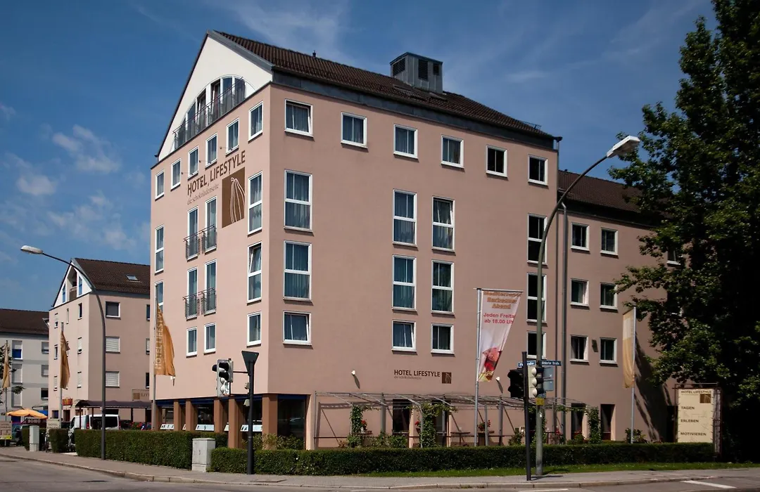 Hotel Lifestyle-1