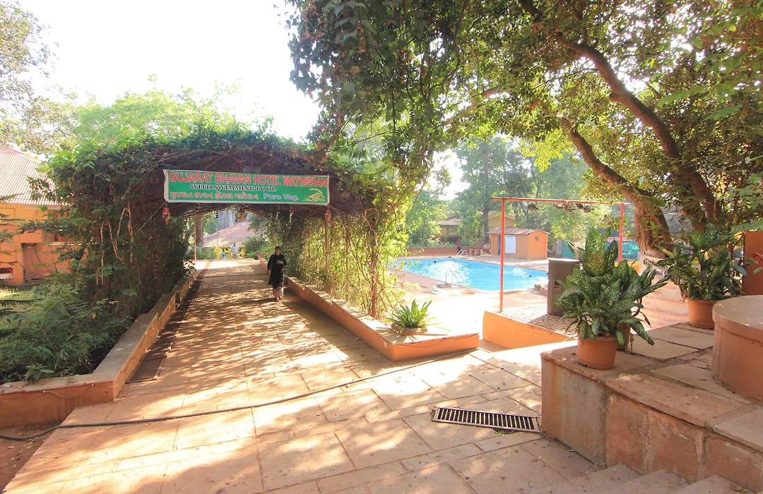 Gujarat Bhavan Hotel-1