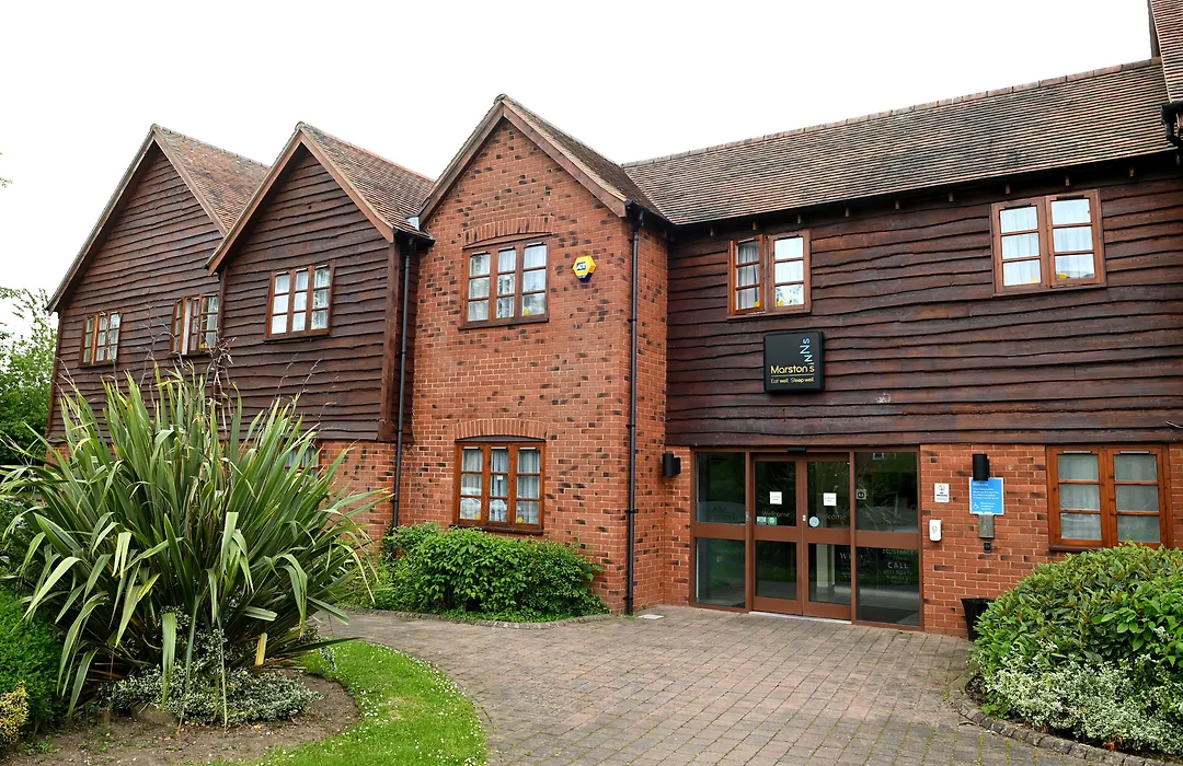 Meadow Farm Redditch By Marstons Inns-1