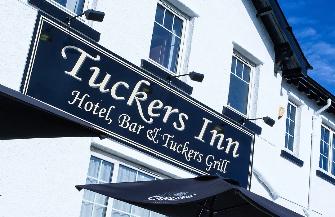 Tuckers Inn-1