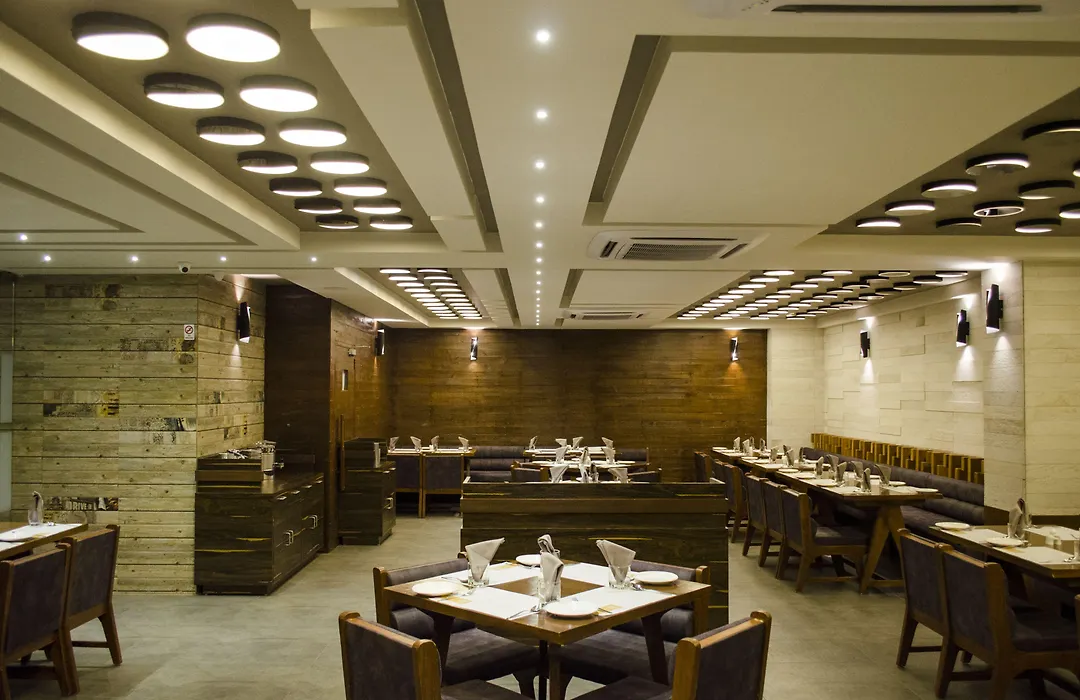 Hotel Grand Elegance-1