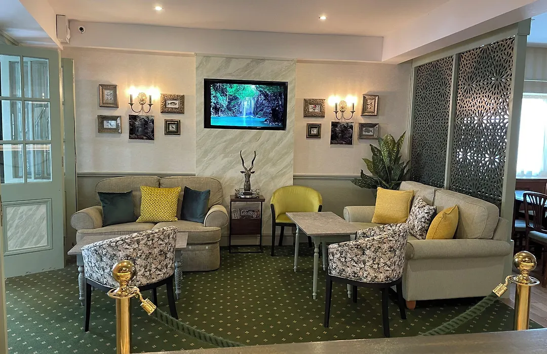Falcon Hotel-1