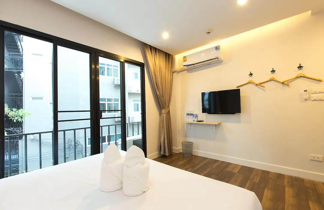 Metro Hotel-1
