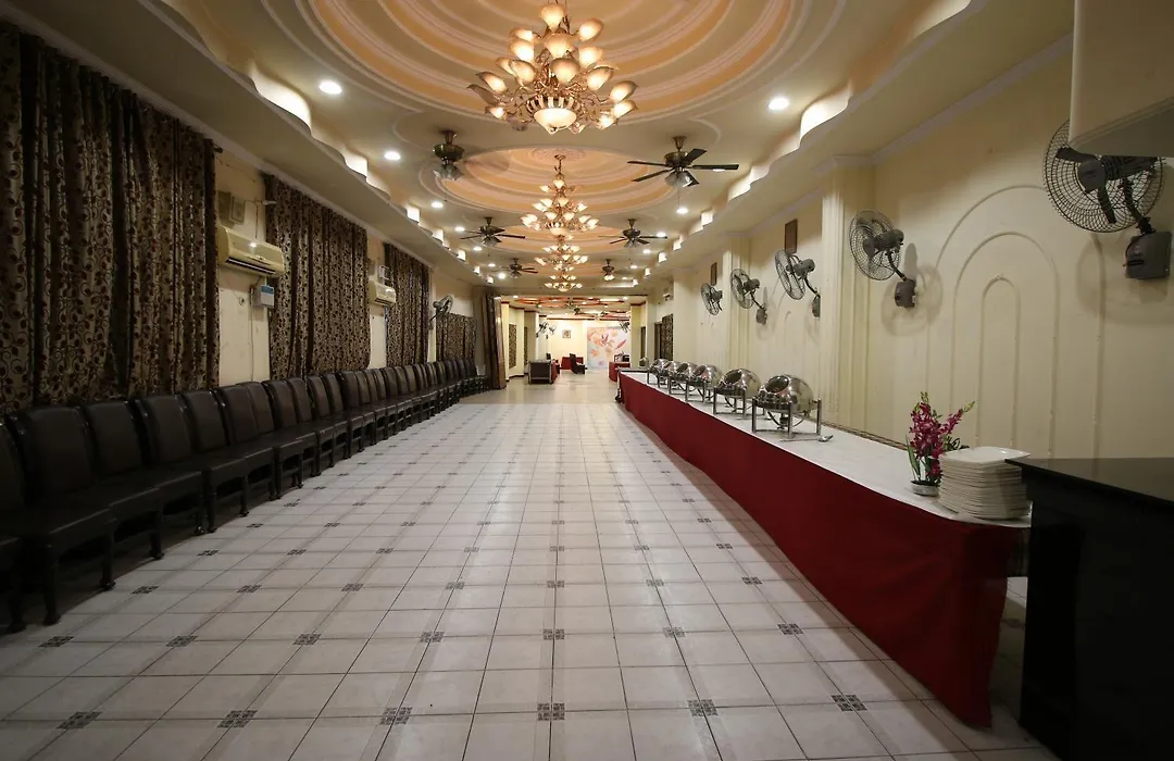 Motel Divine International-1