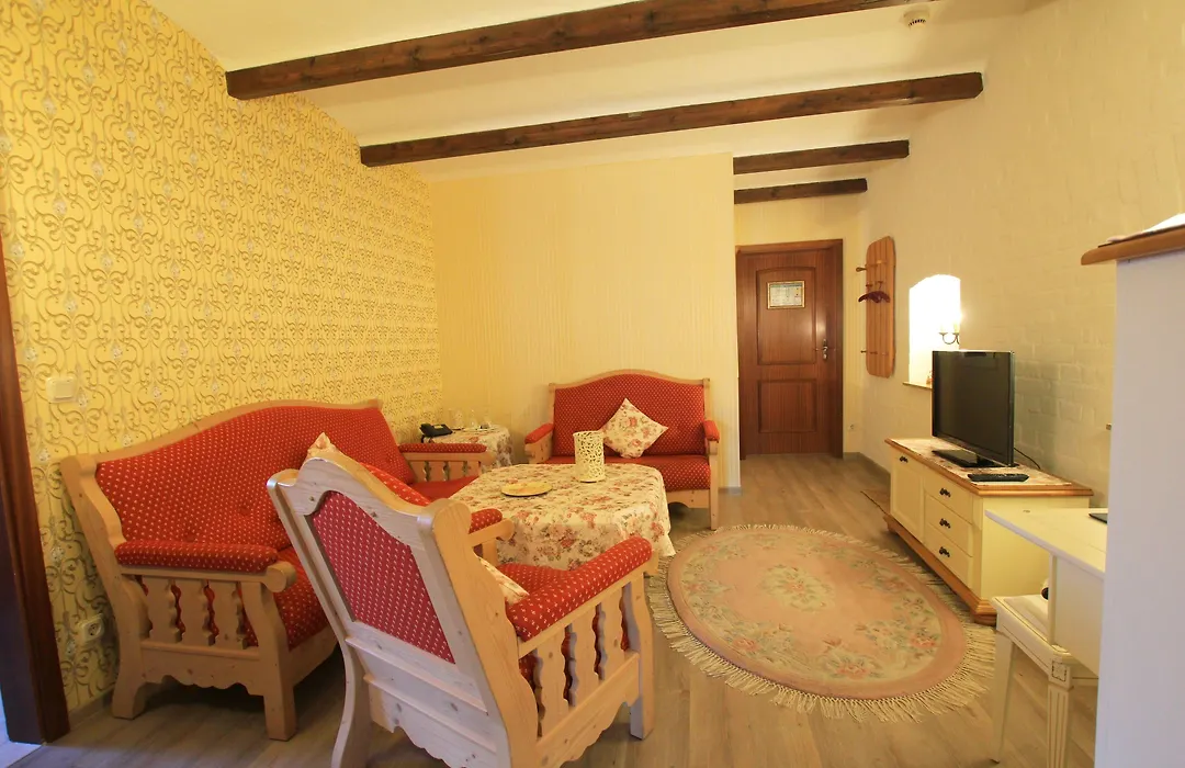 Landhaus Hotel Romantik-1