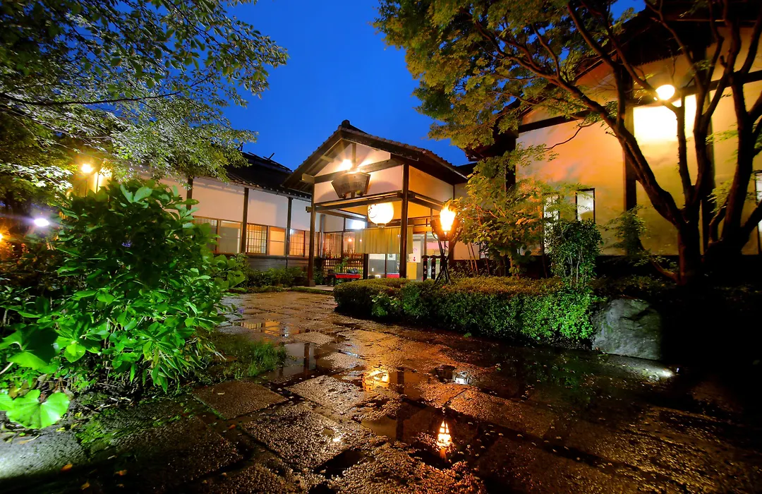 Sakura Sakura Onsen-1