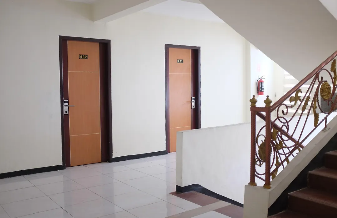 Reddoorz Plus Near Senen-1