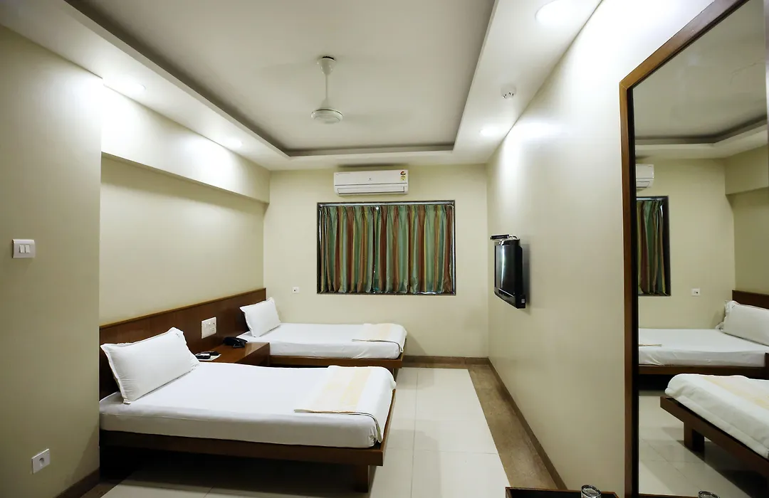 Hotel Bombay International-1