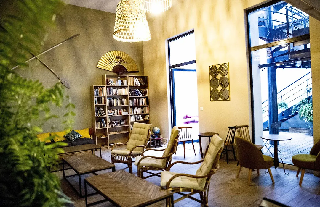 Georges Hostel&Café-1