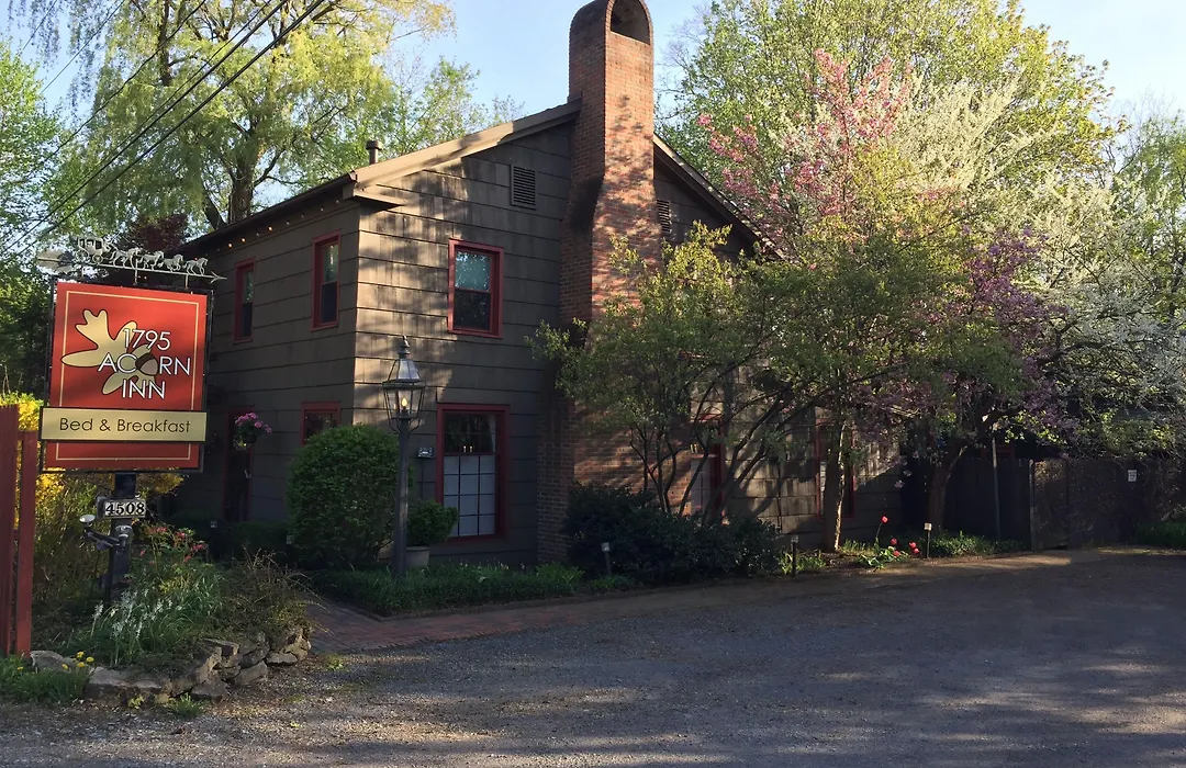 1795 Acorn Inn Bed And Breakfast-1