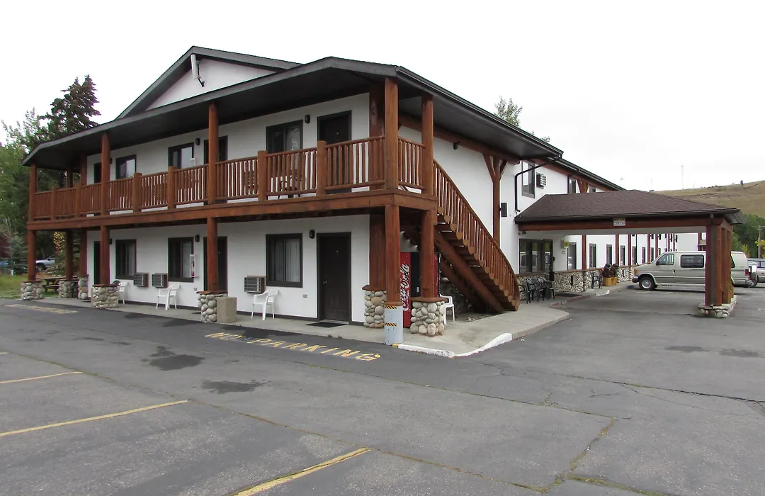 Beartooth Hideaway Inn & Cabins-1