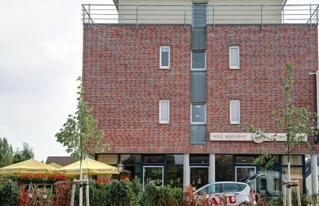 Hotel Manu-1