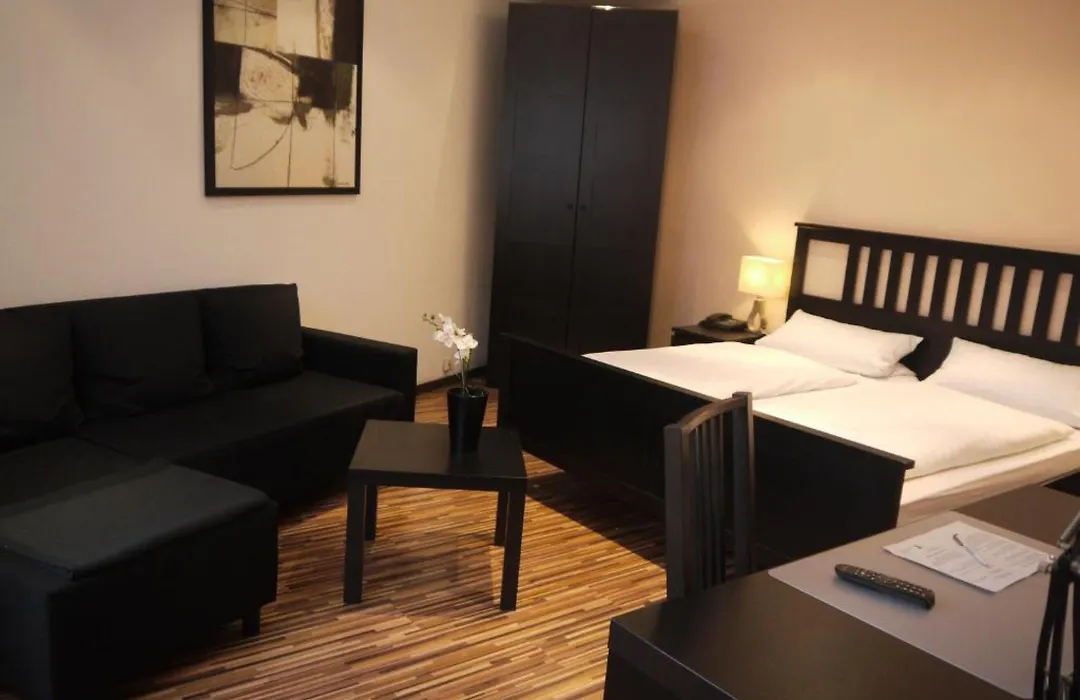 Hotel Am Stadion-1