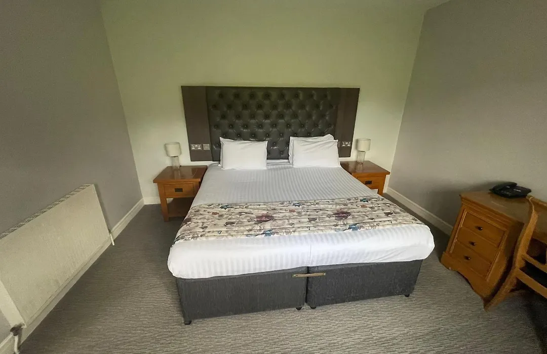 Cwrt Bleddyn Hotel & Spa-1