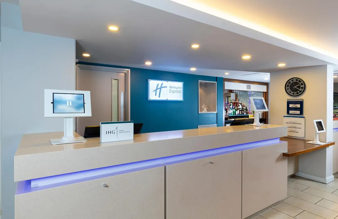 Holiday Inn Express Birmingham Oldbury By Ihg-1