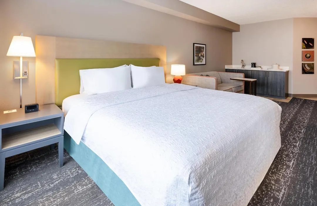 Hampton Inn & Suites By Hilton- Newark Airport Elizabeth-1