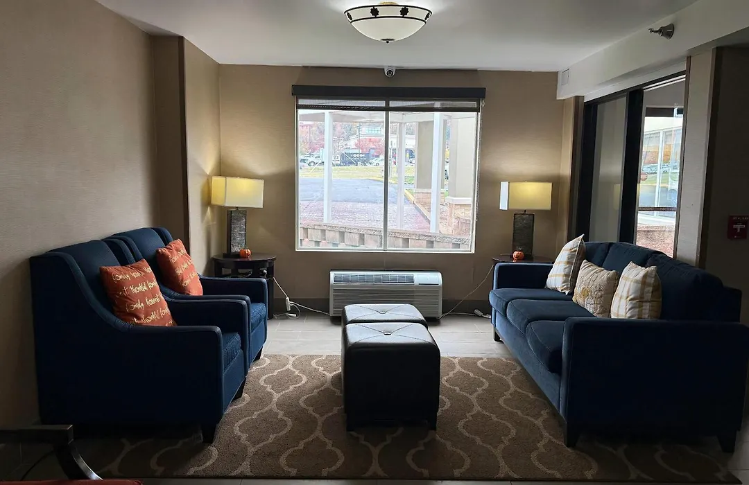 Comfort Inn Falls Church - Tysons Corner-1