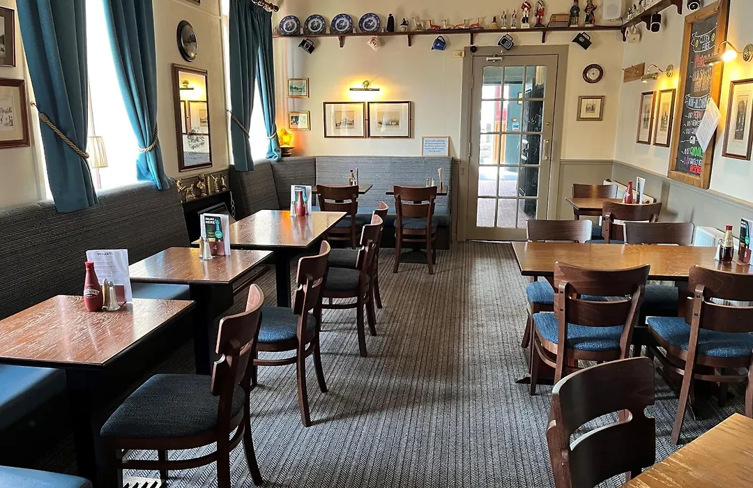 The Famous Star Hotel Moffat-1