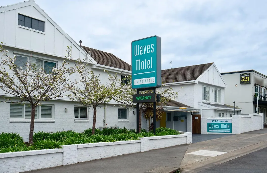Waves Motel And Apartments-1