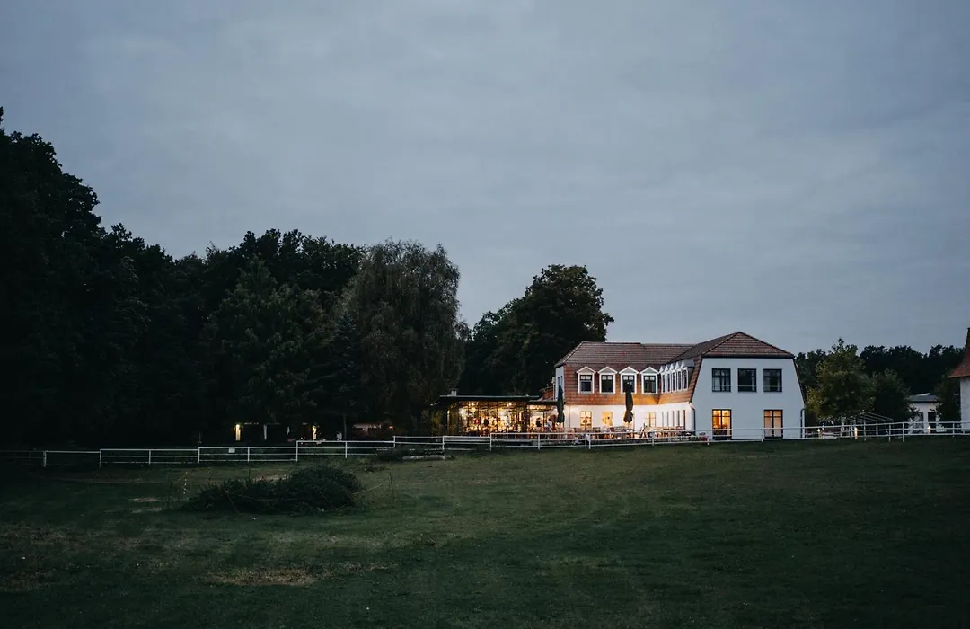 Gut Sarnow - Hotel, Restaurant und Reitanlage-1