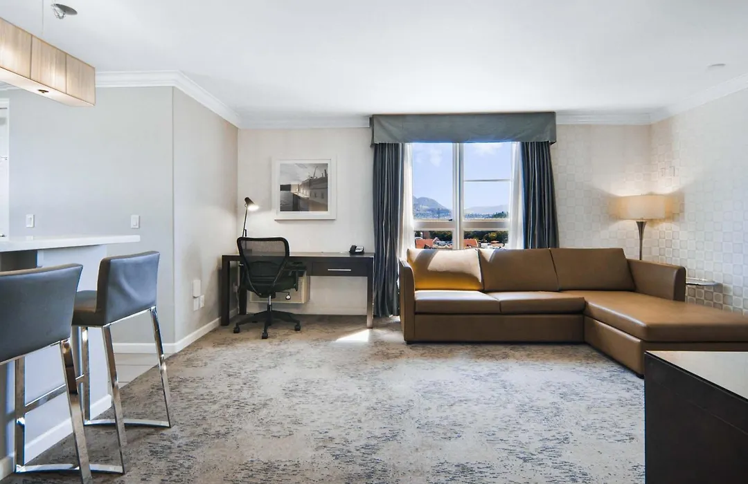 Sandman Hotel & Suites Kelowna-1