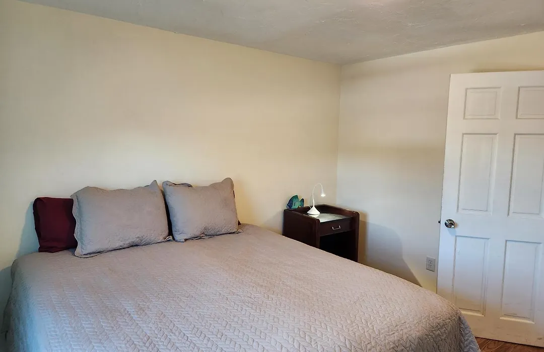 Jonathan Edwards Motel-1