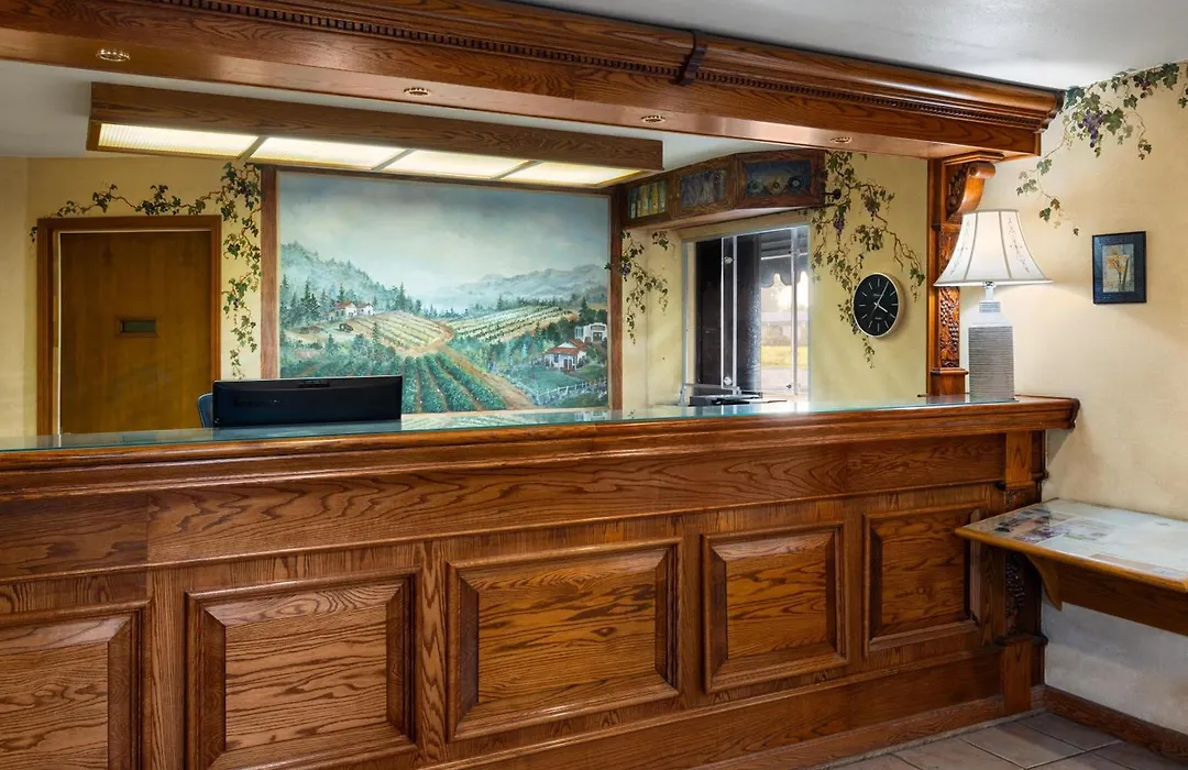 Red Lion Inn & Suites Lemoore-1