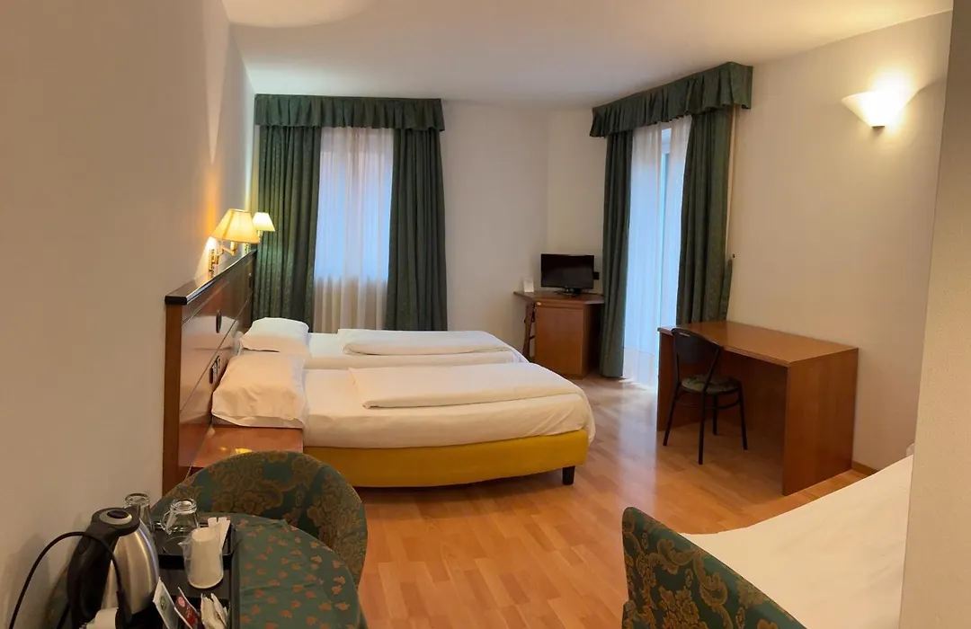 Albergo Aprica Garni-1
