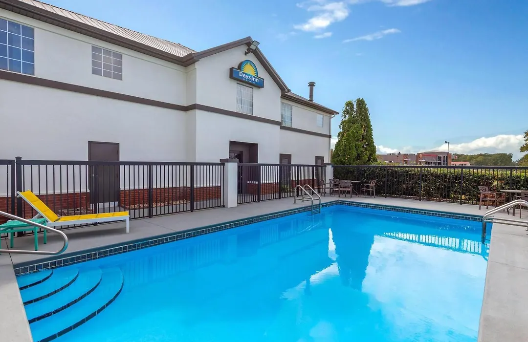 Days Inn By Wyndham Lincoln-1