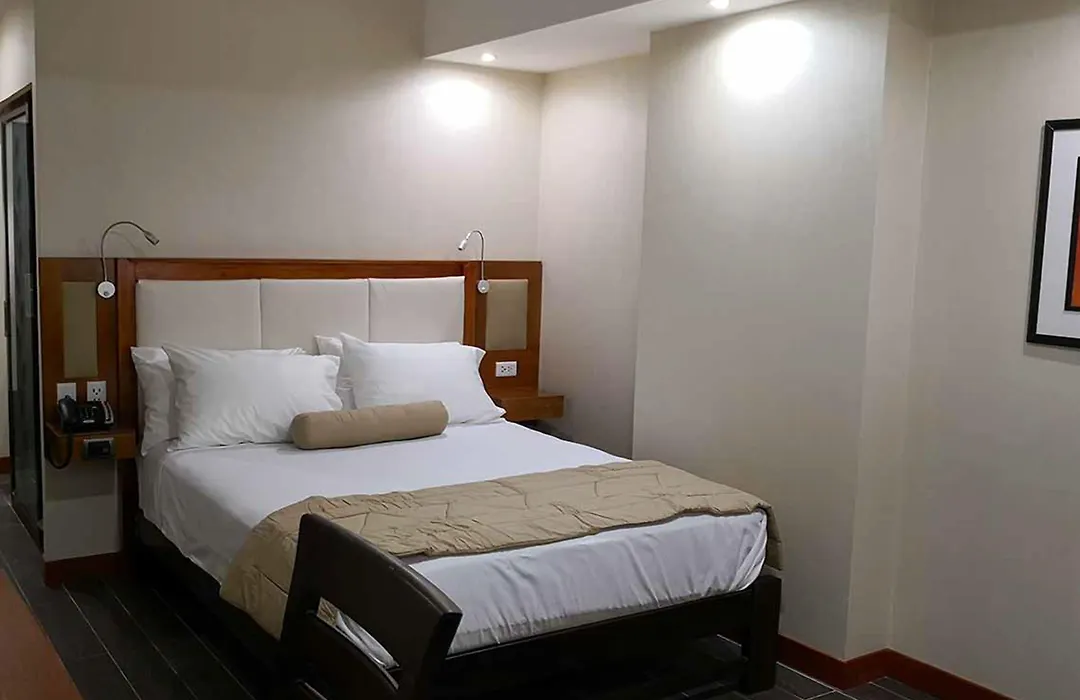 La Luna Inn-1